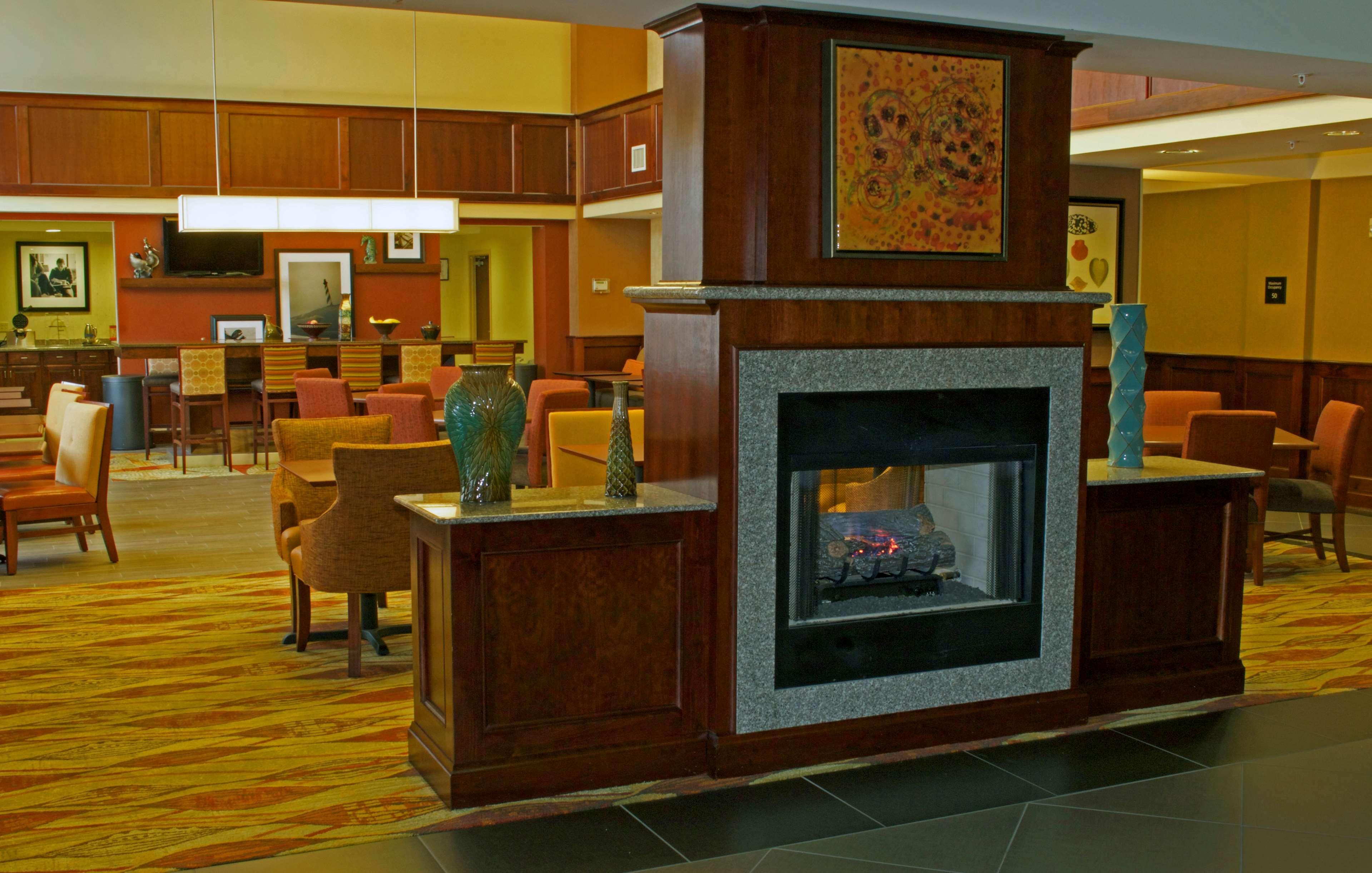 Hampton Inn & Suites Norfolk-Airport Extérieur photo