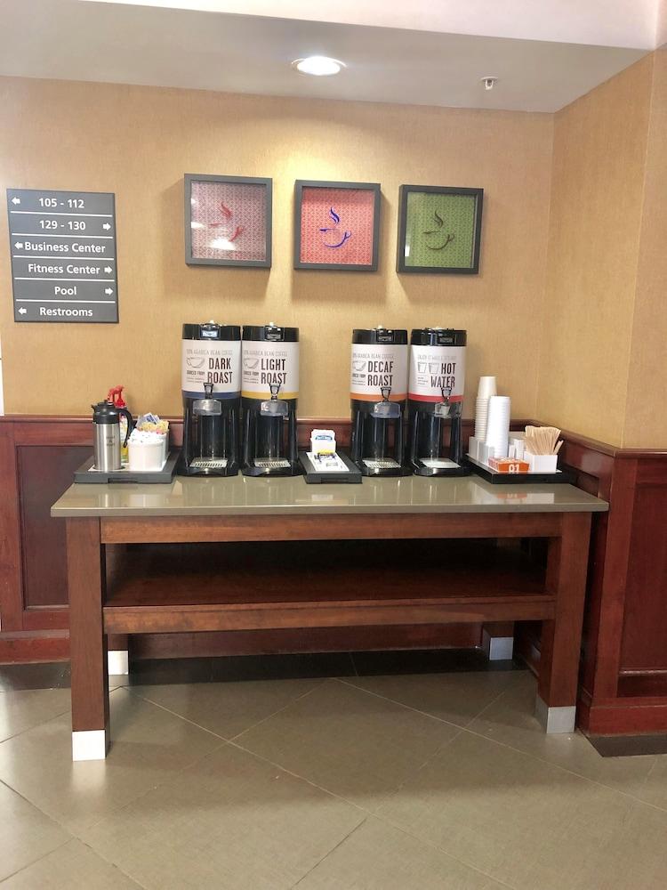 Hampton Inn & Suites Norfolk-Airport Extérieur photo