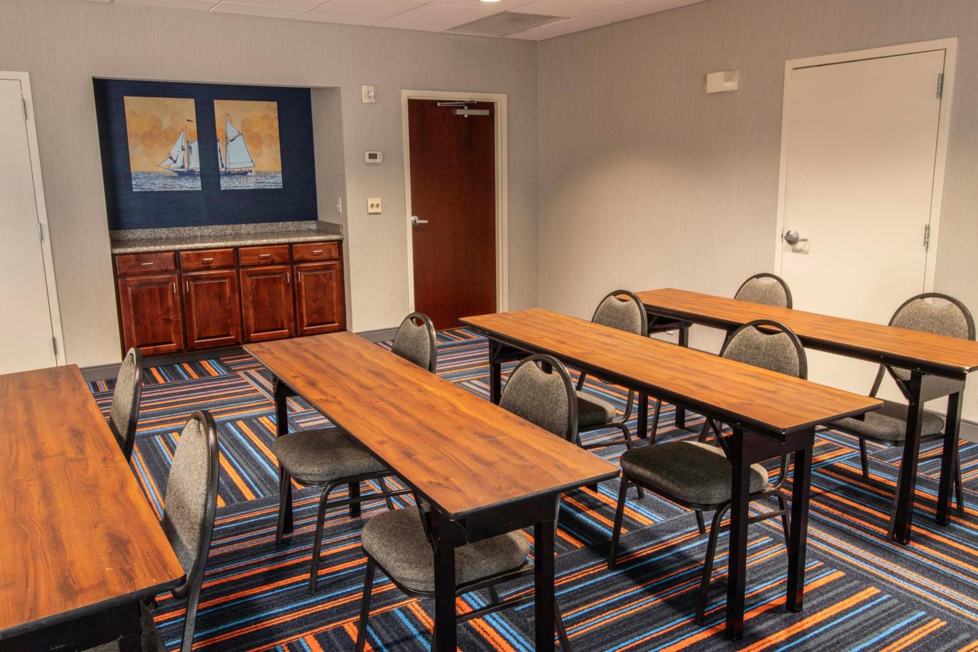 Hampton Inn & Suites Norfolk-Airport Extérieur photo