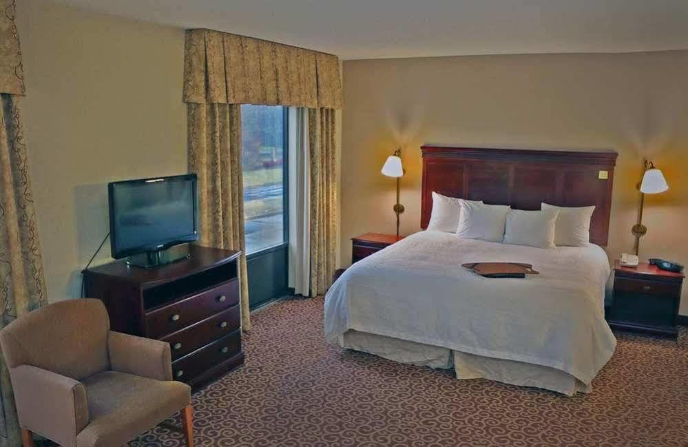 Hampton Inn & Suites Norfolk-Airport Extérieur photo